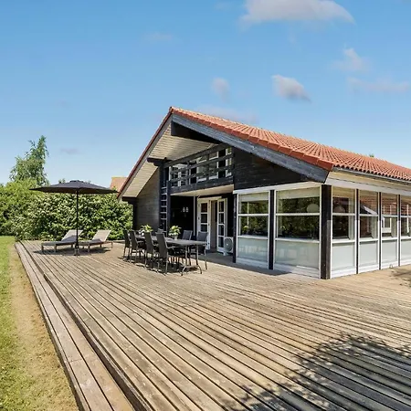 Beautiful Home In Vaeggerlose With Sauna * Bøtø By